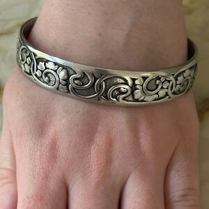 925 Sterling Silver Bracelet with Floral Patterns
